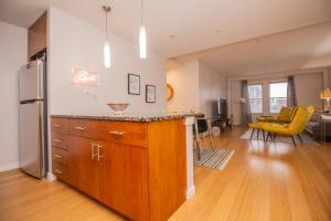a kitchen with a counter top in a room at Luxury, 2bed,2 Bath, Boston Central, Boston Univ in Boston