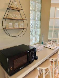 A bathroom at Quay Lane Studio Apartment