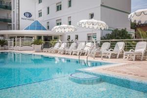 Bazén v ubytování Hotel Vittoria nebo v jeho okolí