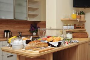 Options de petit-déjeuner proposées aux clients de l'établissement Gästehaus Lackenblick