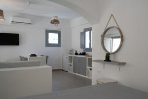 TV a/nebo společenská místnost v ubytování The Vine Suites