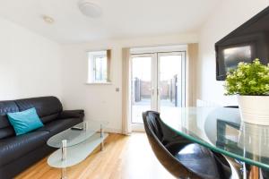 Кът за сядане в Cozy Private Ensuite Rooms at Brookland Road in Leicester for Students Only