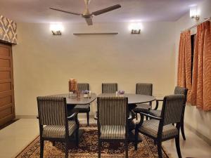 Posezení v ubytování Bay Leaf By Live Inn