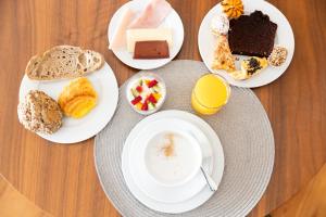 Comida no hotel ou em algum lugar perto