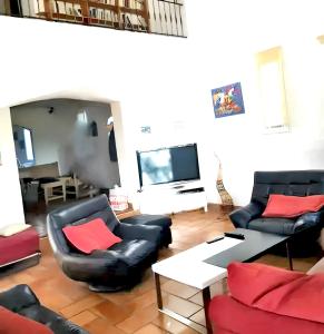 Posedenie v ubytovaní Villa spacieuse à Aimargues avec piscine privée