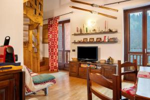 Μια τηλεόραση ή/και κέντρο ψυχαγωγίας στο Casa sul Fiume-zona Limone Piemonte