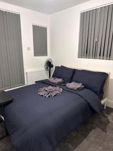 Postel nebo postele na pokoji v ubytování Oxford street minutes away