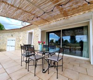 Balkón nebo terasa v ubytování Authentique Mas provençal entre mer et Camargue