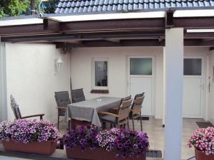 Fotografie z fotogalerie ubytování Charmantes Ferienhaus in Karlshagen mit Grill und Terrasse v destinaci Ostseebad Karlshagen