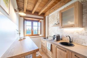 Agriturismo - La Campagna di San Francesco的厨房或小厨房