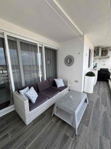 Postel nebo postele na pokoji v ubytování Marsascala Sea View 2 Bed Apartment close to center! HPI 9934