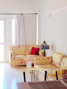 Et sittehjørne på Sunny, Modern 2 bed in Makadi Heights, Hurghada