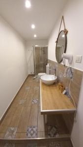 A bathroom at Acquadellarte B&B