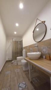 A bathroom at Acquadellarte B&B