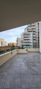 Aussicht vom Balkon eines Gebäudes in der Unterkunft TAM 2BDR Centre Apartment With Veranda in Tirana