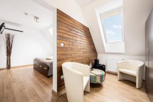 Posezení v ubytování Wine & Wellness hotel Besední dům