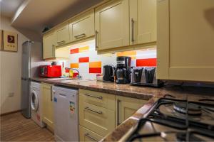 Η κουζίνα ή μικρή κουζίνα στο Lodge Nine for 6 with Hot Tub - Spa Resort in Devon