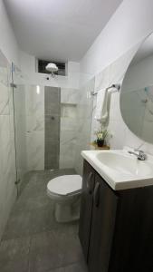 REST APARTMENT IN THE POBLADO的一间浴室