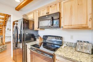 Ronald Vacation Rental Less Than 1 Mi to Cle Elum Lake!廚房或簡易廚房