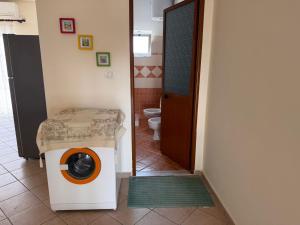 Ένα μπάνιο στο Dine Apartment