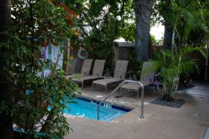 Bazen u ili blizu objekta Andrews Inn & Garden Cottages
