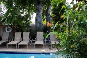 Bazen u ili blizu objekta Andrews Inn & Garden Cottages