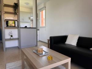 Η κουζίνα ή μικρή κουζίνα στο Charming one bedroom apartment, - pres des commerces et tram FIBRE wifi, Airbus MEET super location