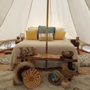 Posezení v ubytování Lulu's Glamping Tents and Events with Exceptional River View