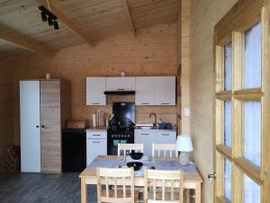 マウディティにあるSasinowe Domki Nad Jezioremのギャラリーの写真