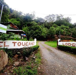 Landskap semula jadi dekat dengan lodge