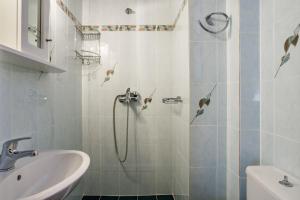 Phòng tắm tại Skopelos port view home +44 ảnh