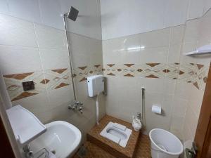 Ванная комната в Shaheen Hotel Patriata