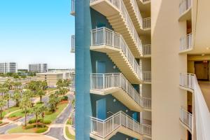 Το κτήριο όπου στεγάζεται  το διαμέρισμα +32 φωτογραφίες