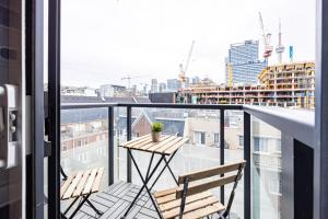 Μπαλκόνι ή βεράντα στο DWTN Condo Near CN Tower! w/ Free Parking