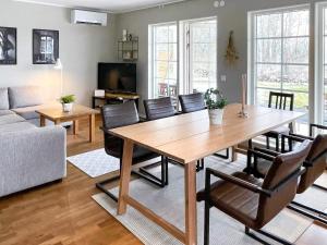 Khu vực ghế ngồi tại 4 star holiday home in Køpingsvik-By Traum +10 ảnh