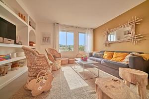 Area tempat duduk di Cabane Picasso-Saint-Tropez, appartement 3 chambres dans résidence-parking