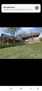 Bygningen som den private indkvartering ligger i + 5 billeder