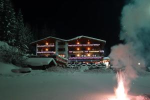 Hotel Hubertushof - Ihr Hotel mit Herz v zime