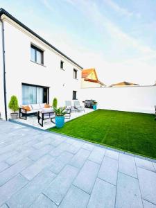 Photo de la galerie de l'établissement La villa six_jml, à Ris-Orangis