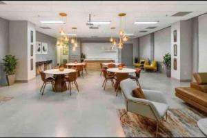 Restoranas ar kita vieta pavalgyti apgyvendinimo įstaigoje Luxe 1 BDR •Brickell• Ocean View