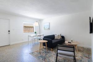 Fotografie z fotogalerie ubytování Charming 2 bed 1 bath Gem 10 min to Beach! v destinaci Fort Lauderdale