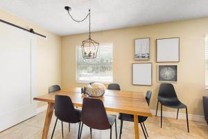 Fotografie z fotogalerie ubytování The Modern Beach Pad v destinaci Cocoa + 15 fotografií