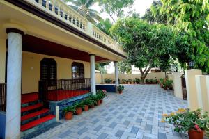 Το κτήριο όπου στεγάζεται  η παραθεριστική κατοικία