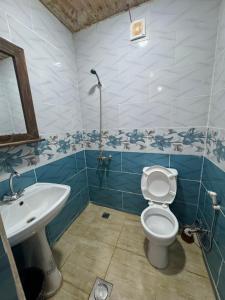 Koupelna v ubytování شاليه الريف - البحر الميت - النهضة Chalet Al-Reef - DeadSea - Al-Nahda