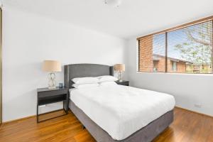 Gallery image of Sleek 2-Bed Unit in Quiet Street by Belmore Park DUPLICATE in Sydney