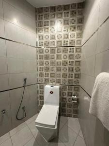 Koupelna v ubytování شقق جيهان الخاصة