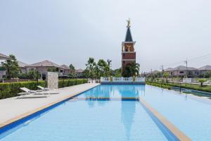 Bazén v ubytování 4 bedrooms, 4 bathrooms, villa with swimming pool, free Wi-Fi, party available nebo v jeho okolí