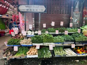 Ein Supermarkt oder andere Läden im Hotel oder in der Nähe