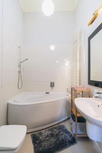 Stylish,Large & Bright Loft in City Center by NW 1092 Budapest, 13a Erkel utca kép - 2