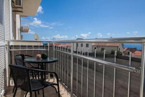 Ban công/sân hiên tại Brattia Studio Apartment